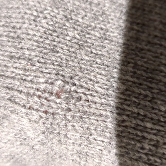 Beautiful sweater - Picture 3 of 3